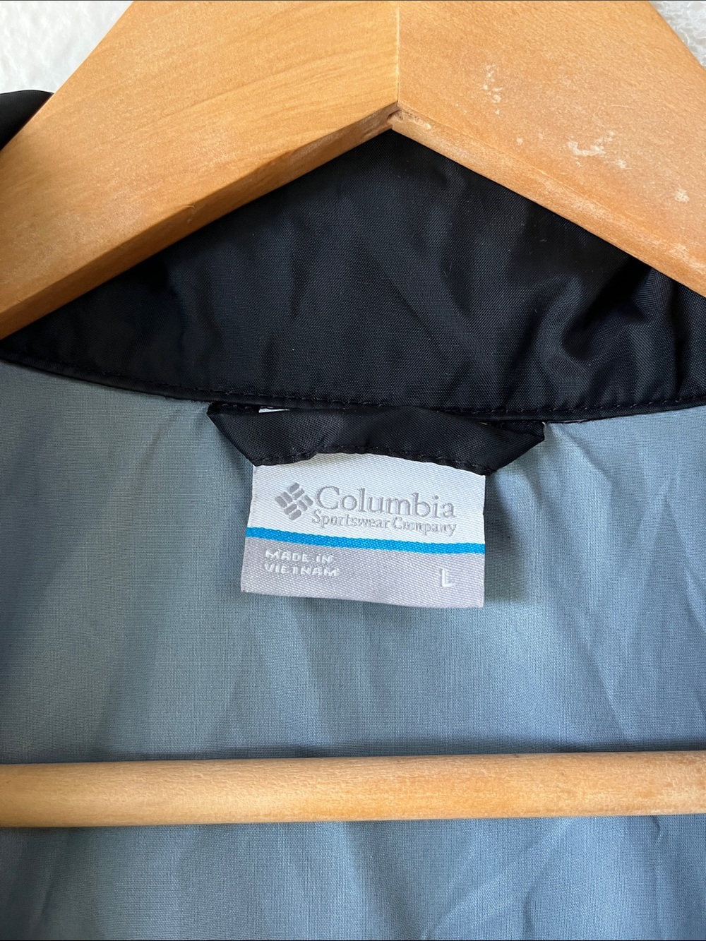 Columbia Sportswear Black Hooded Windbreaker Jacket Coat Women's Large - Picture 3 of 7